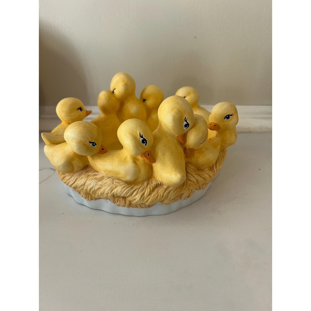 Vintage Hand Painted Circle of‎ Ducks. Ring of Ducklings. Bowl, Planter, candle.